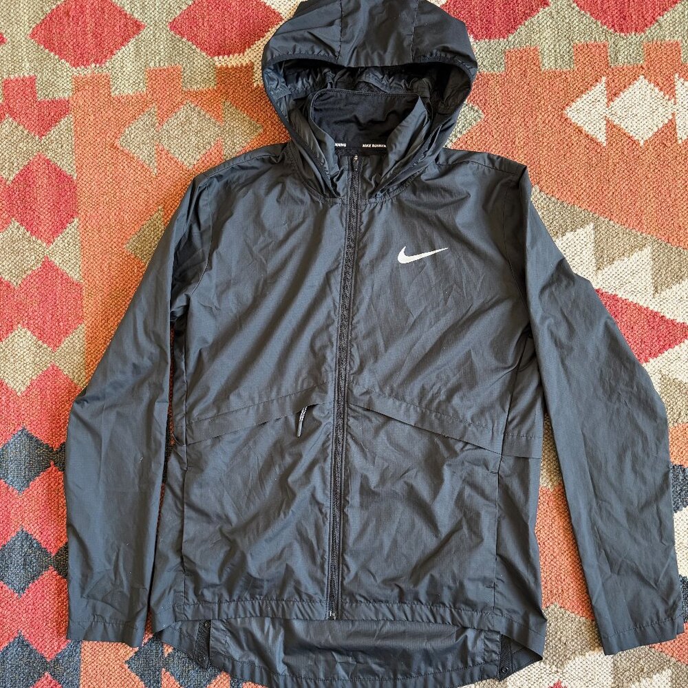 Nike Essential Women's Packable Running Rain Jacket